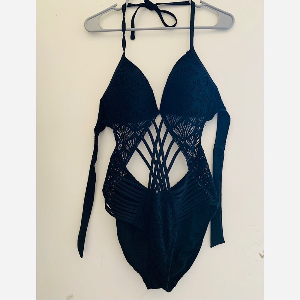 🖤 Kenneth Cole Bathing Suit / Large
